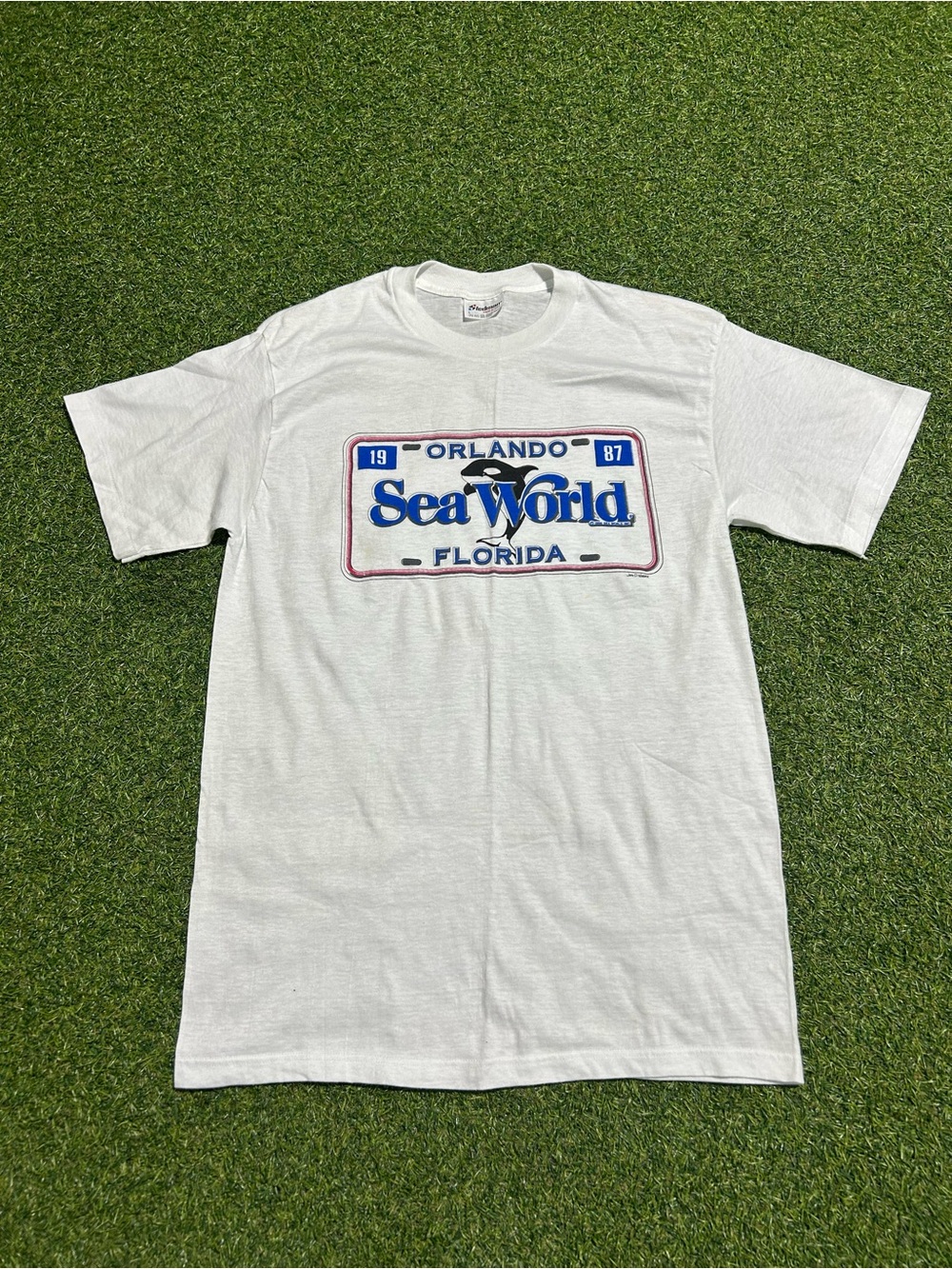 Vintage 1980s seaworld tee